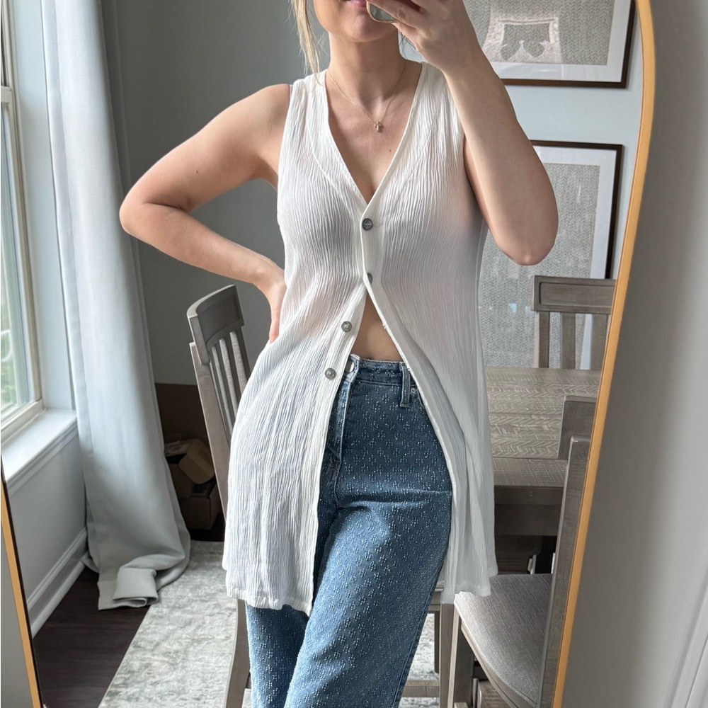 White Sleeveless Button-Down Dress - Picture 3 of 10
